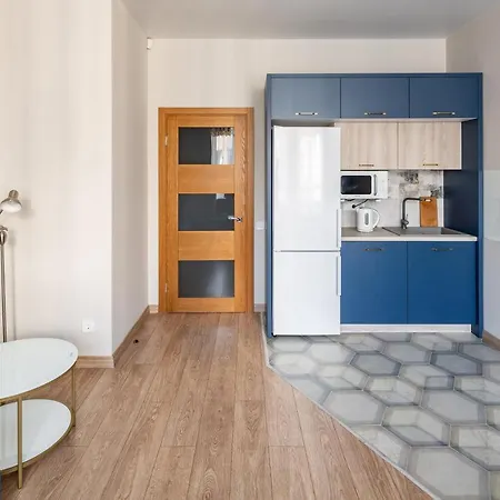 Apartment Romari гнатюка 3 *